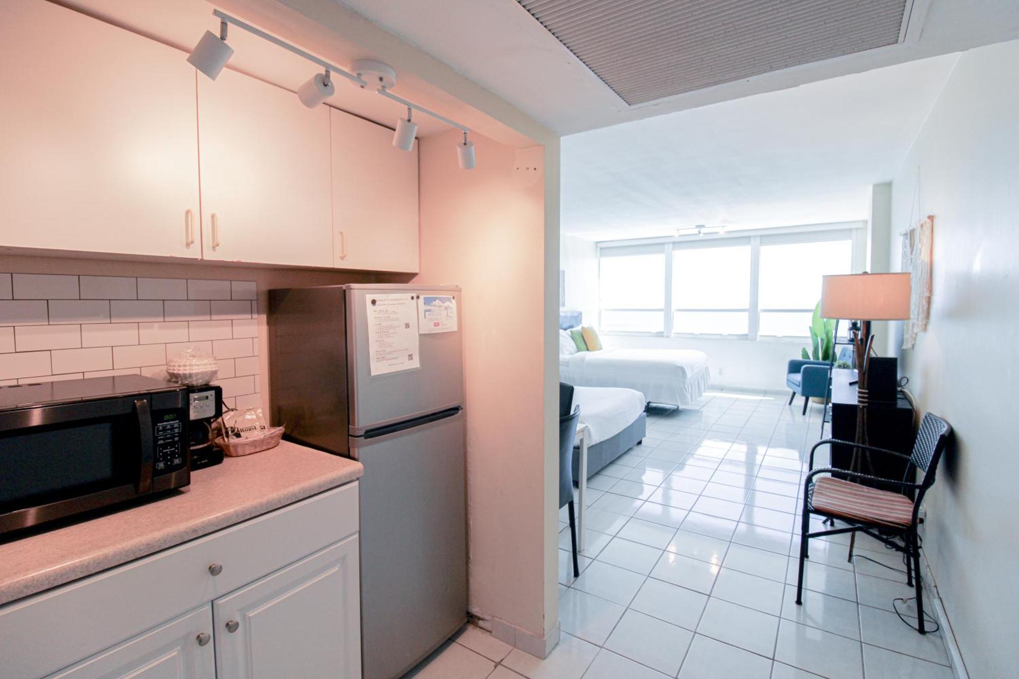 Castle 1733 Ocean View Studio With Direct Beach Access, Pool, Tennis & Free Parking Miami Beach Extérieur photo